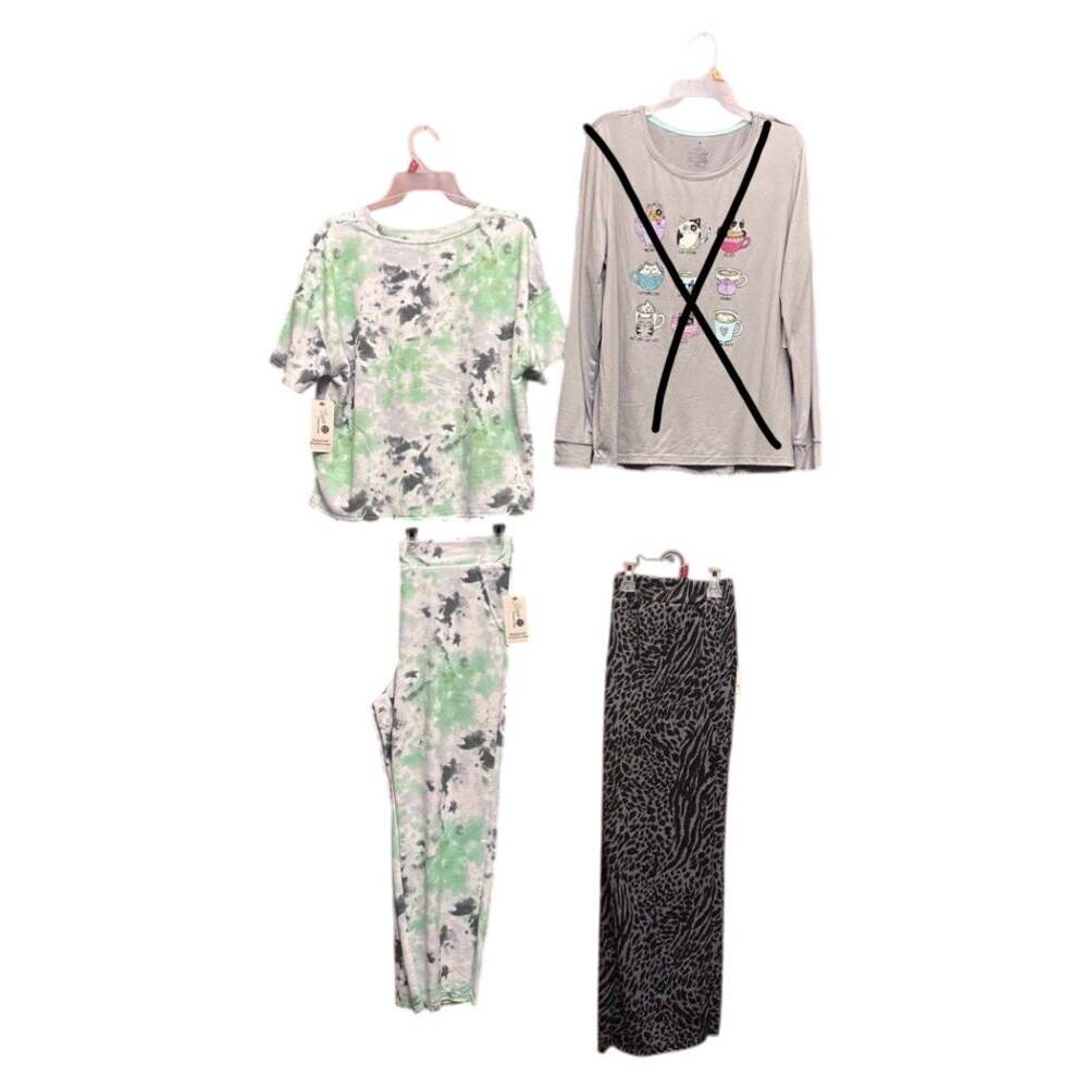 Womens Secret Treasures 3pc soft and cozy pajama bundle size Med. 8/10 sleepwear